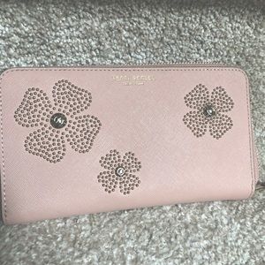 Henri Bendel wallet